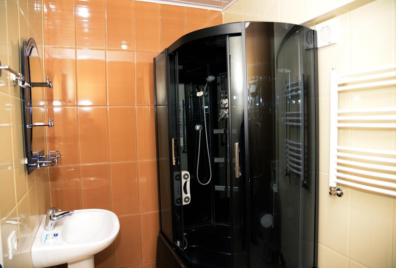 Hotel Elegant Tbilisi Buitenkant foto