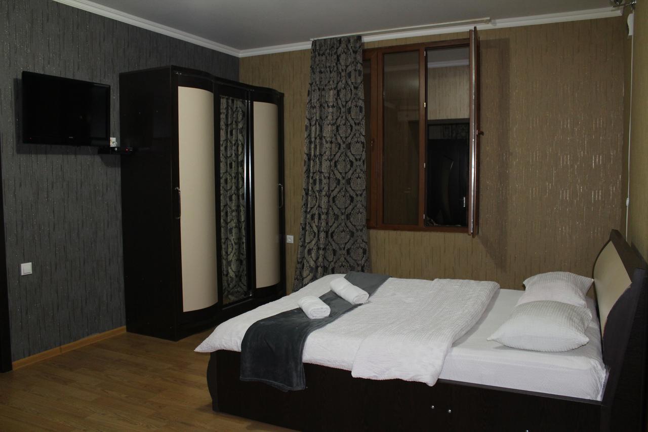 Hotel Elegant Tbilisi Buitenkant foto