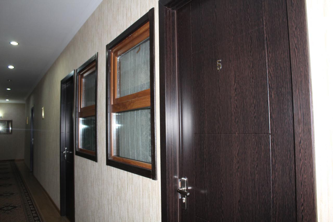 Hotel Elegant Tbilisi Buitenkant foto